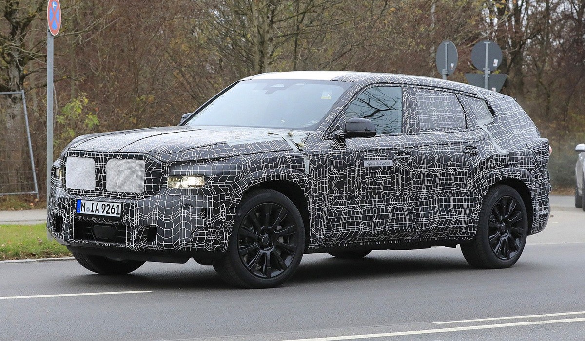 Кроссовер BMW Concept XM: первый официальный тизер Кроссовер BMW Concept XM: первый официальный тизер