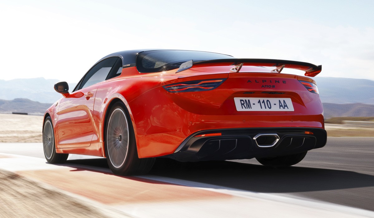 Купе Alpine A110 стало мощнее и быстрее в новых версиях