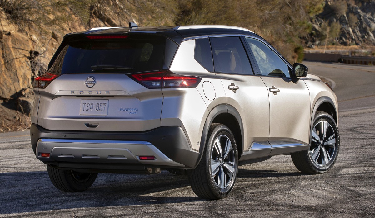 Кроссовер Nissan Rogue перешел на трехцилиндровый турбомотор Кроссовер Nissan Rogue перешел на трехцилиндровый турбомотор