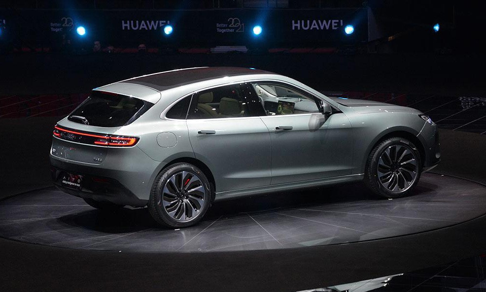 Huawei представил первый кроссовер под брендом AITO Huawei представил первый кроссовер под брендом AITO