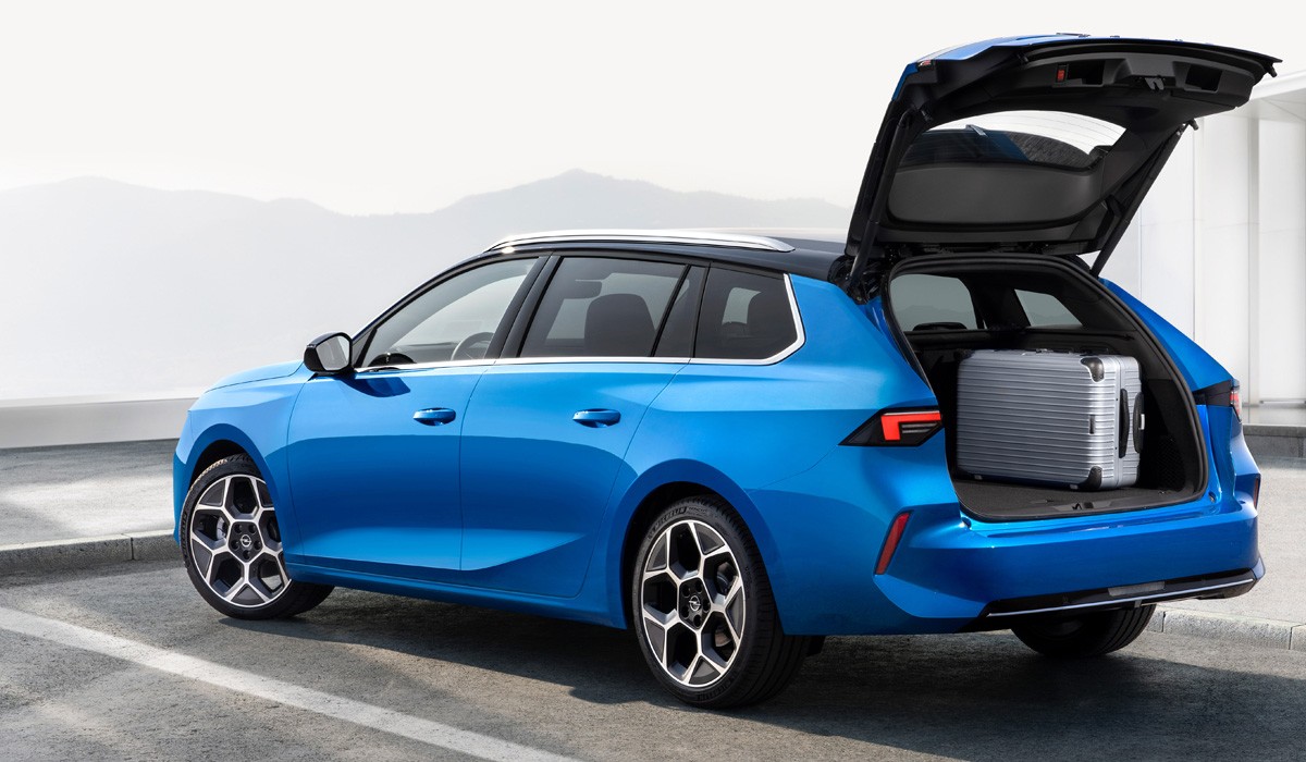 Opel Astra нового поколения: теперь и универсал Sports Tourer Opel Astra нового поколения: теперь и универсал Sports Tourer