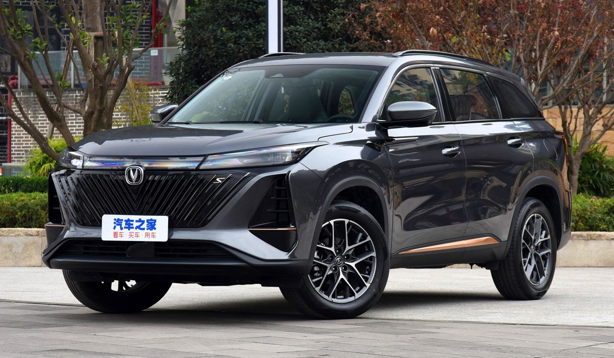 Обновлен кроссовер Changan CS75 Plus