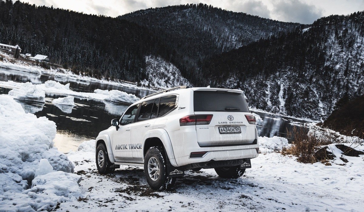 Арктический тюнинг на Land Cruiser 300 за миллион рублей из Красноярска Арктический тюнинг на Land Cruiser 300 за миллион рублей из Красноярска