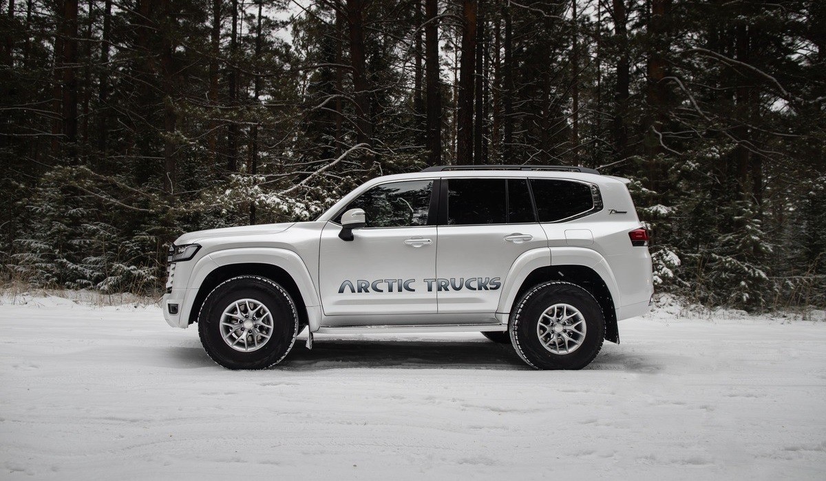 Арктический тюнинг на Land Cruiser 300 за миллион рублей из Красноярска Арктический тюнинг на Land Cruiser 300 за миллион рублей из Красноярска