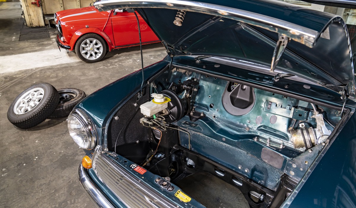 Mini будет переделывать классические модели в электромобили