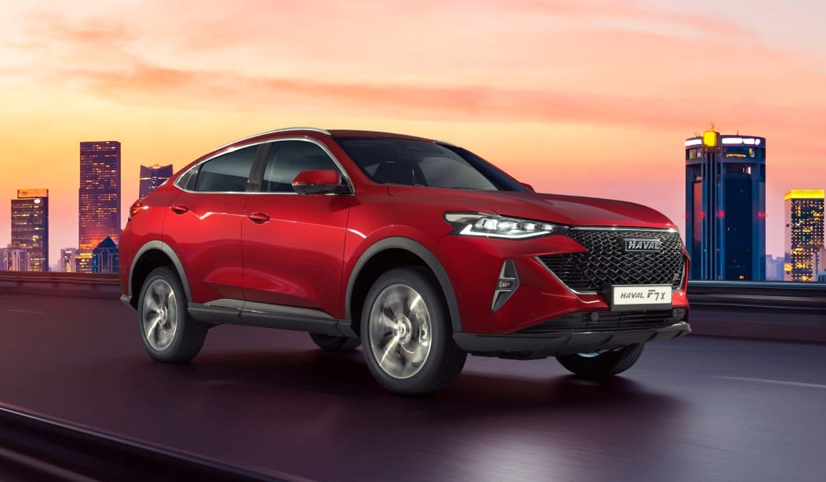Обновленные кроссоверы Haval F7 и F7x: в России раньше, чем в Китае