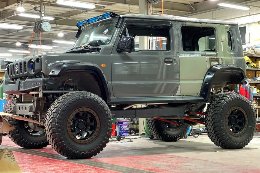 Пятидверный Suzuki Jimny будет представлен в январе