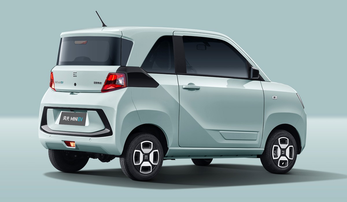 Еще один электрический «кубик»: Dongfeng Fengguang Mini EV