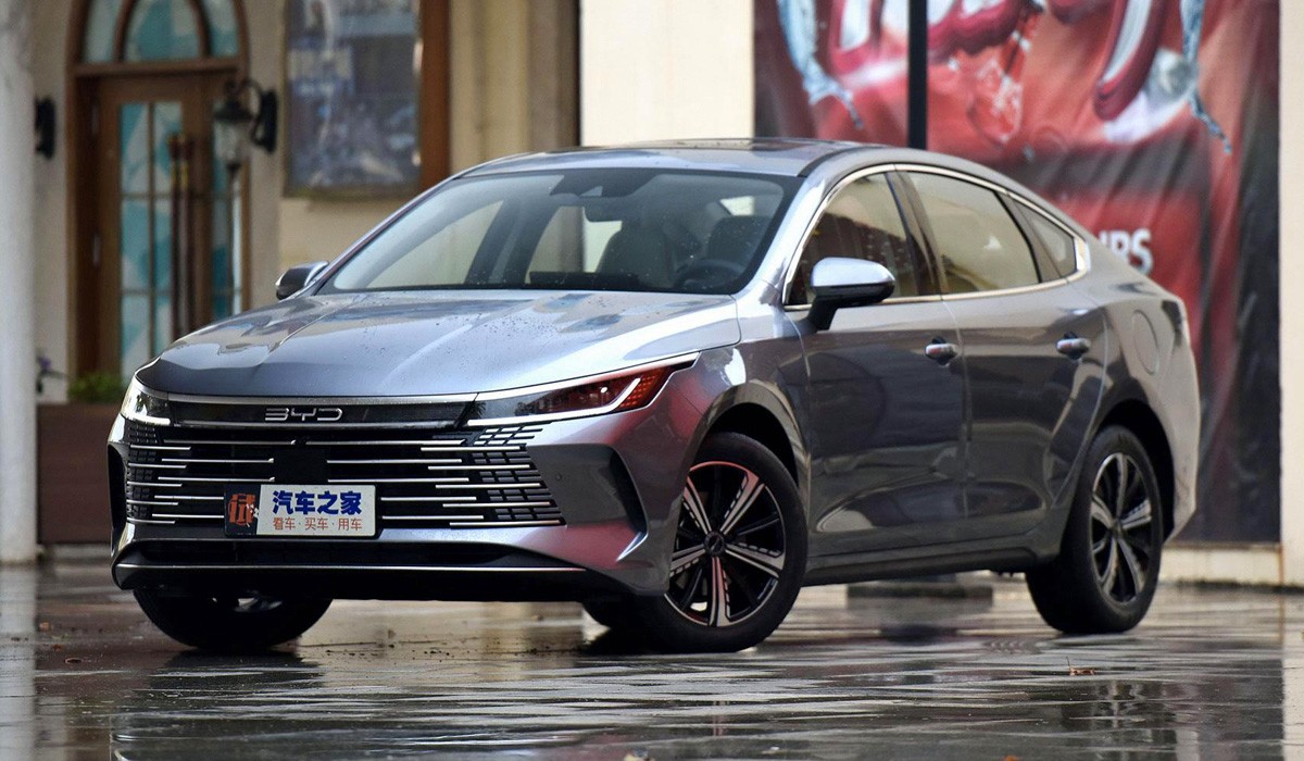 Седан BYD Destroyer 05 начал формирование нового флота