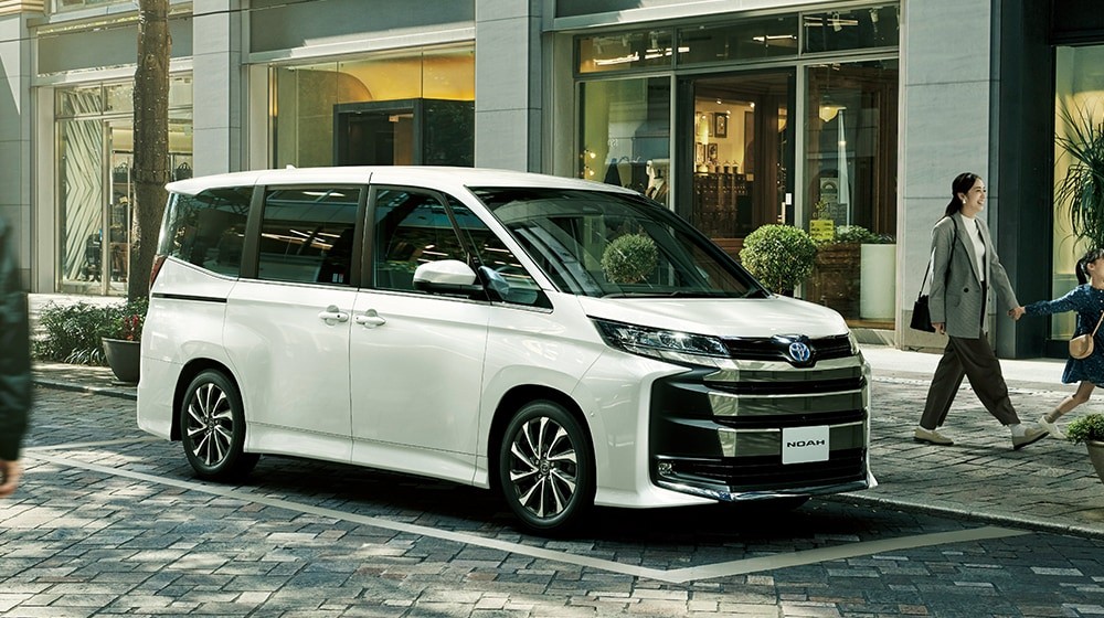 Минивэны Toyota Noah и Voxy нового поколения: теперь дуэт вместо трио Минивэны Toyota Noah и Voxy нового поколения: теперь дуэт вместо трио