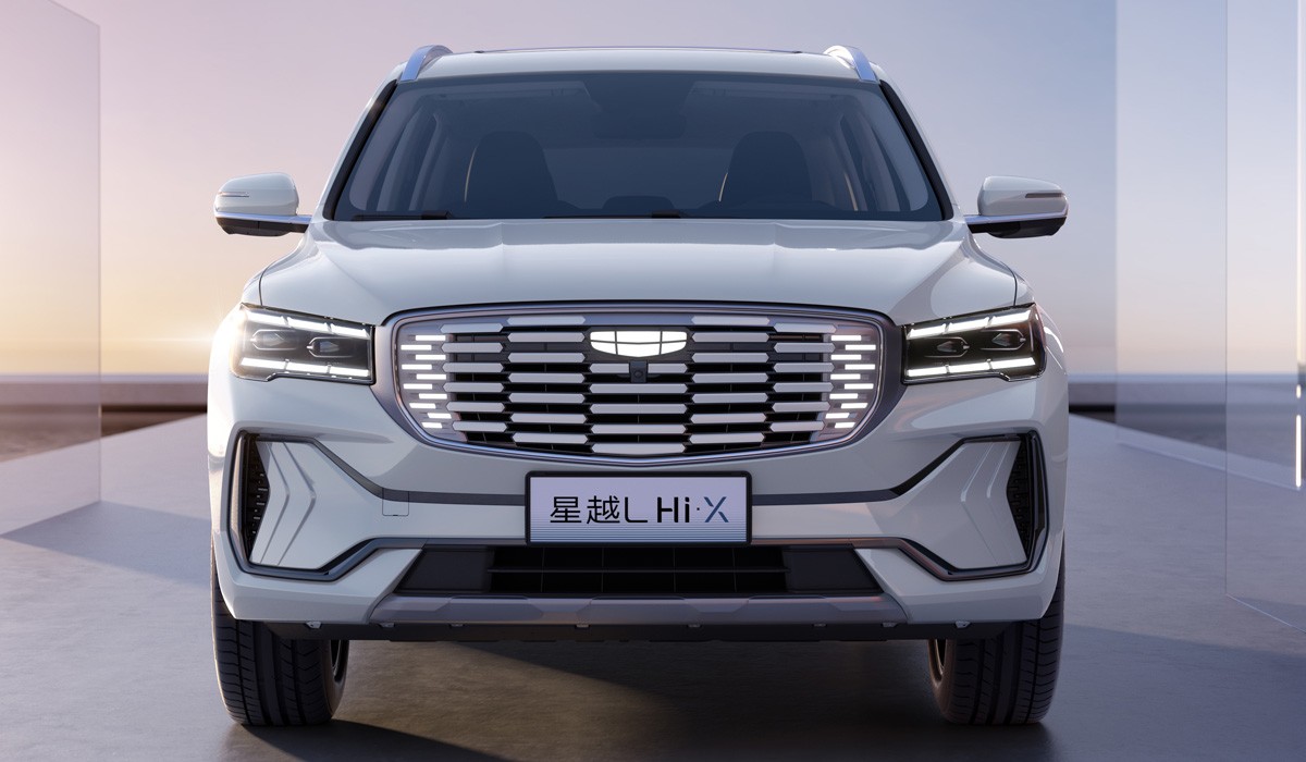 Кроссовер Geely Xingyue L Hi-X стал первым гибридом нового поколения
