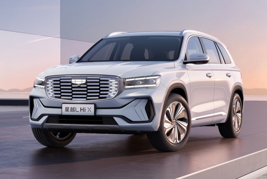 Кроссовер Geely Xingyue L Hi-X стал первым гибридом нового поколения