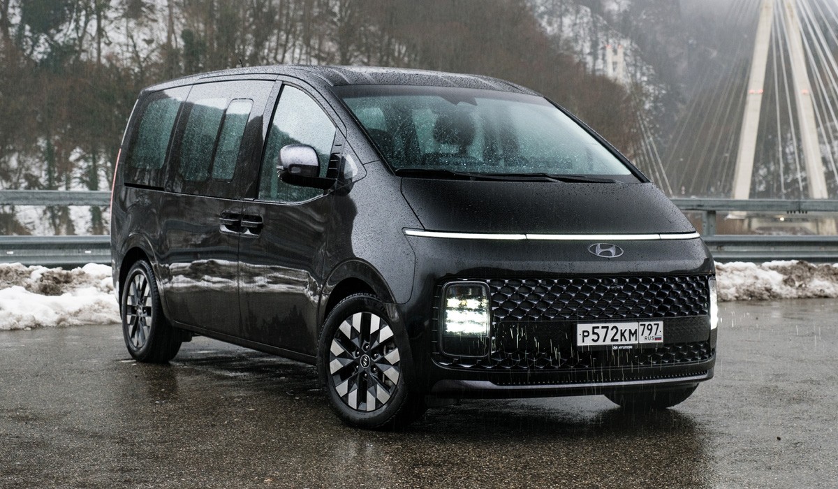 Минивэны и фургоны Hyundai Staria: объявлены цены в России Минивэны и фургоны Hyundai Staria: объявлены цены в России
