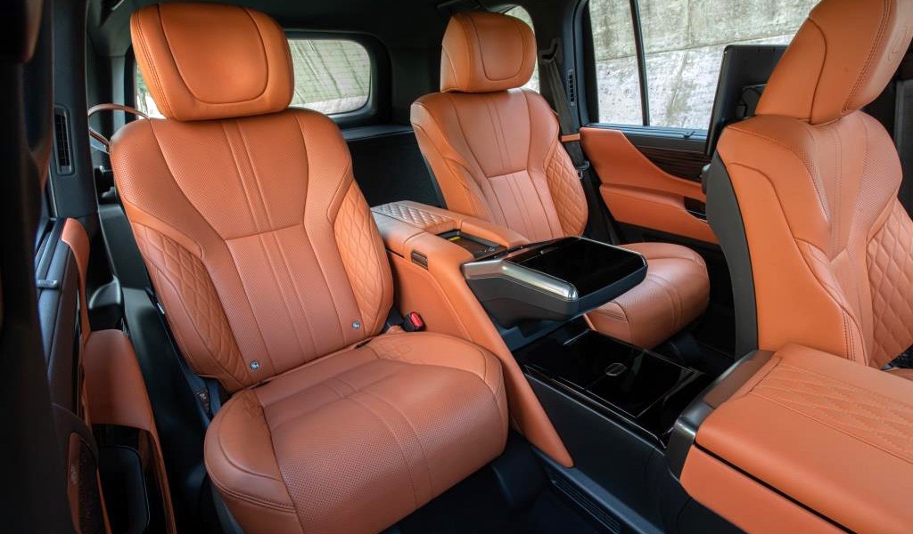 Lexus LX нового поколения: цены в России