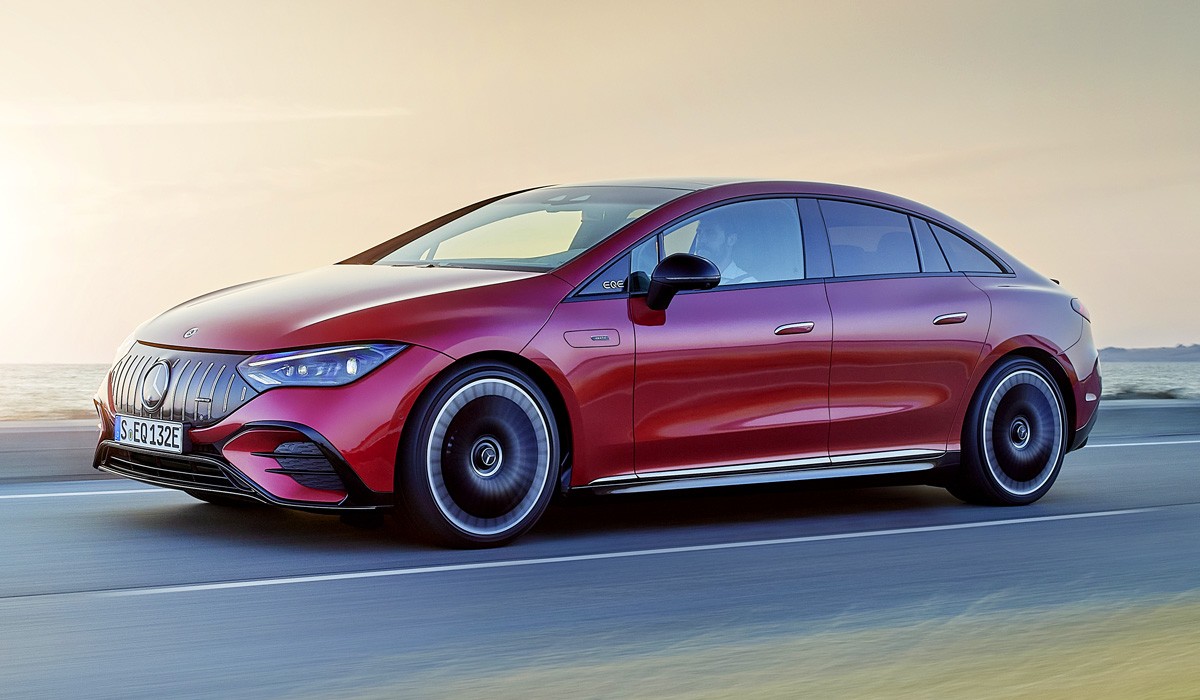 Электромобиль Mercedes-AMG EQE представлен в двух версиях Электромобиль Mercedes-AMG EQE представлен в двух версиях