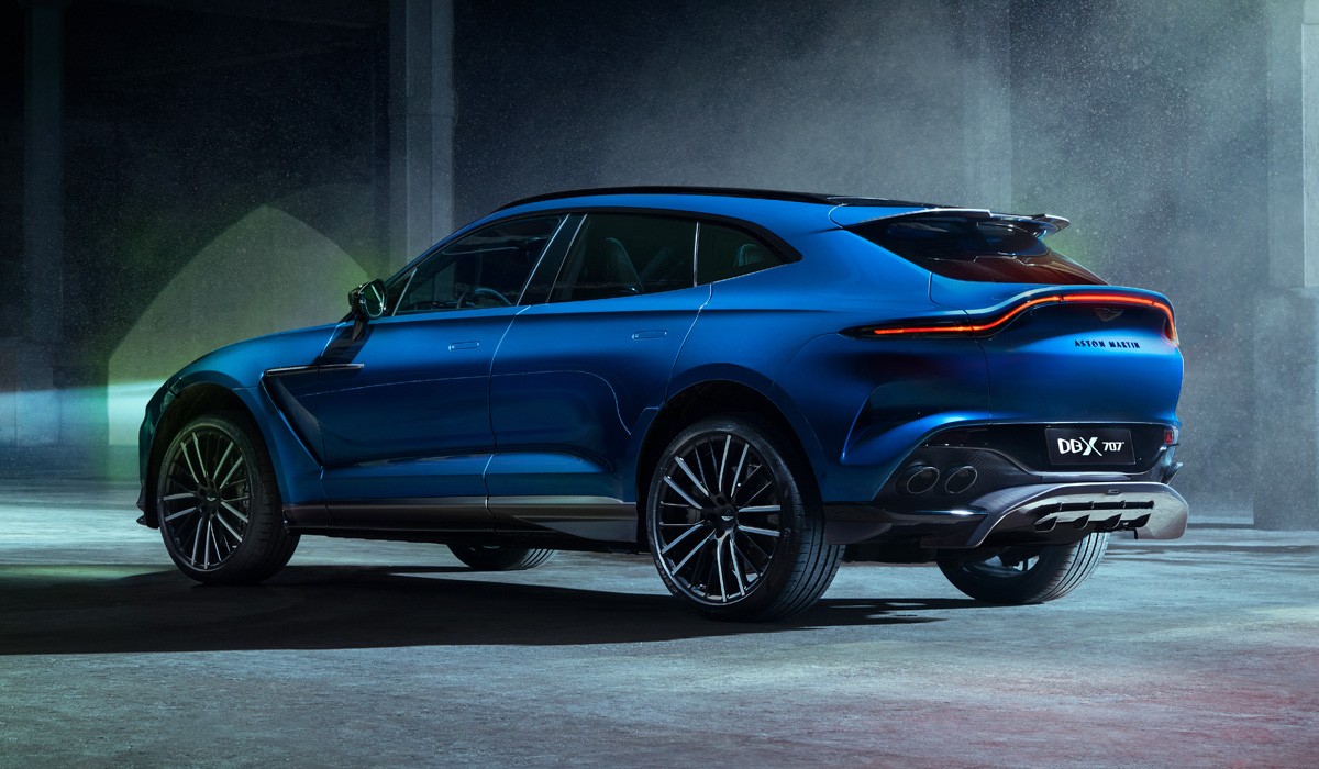 Новый Aston Martin DBX707: самый мощный в классе