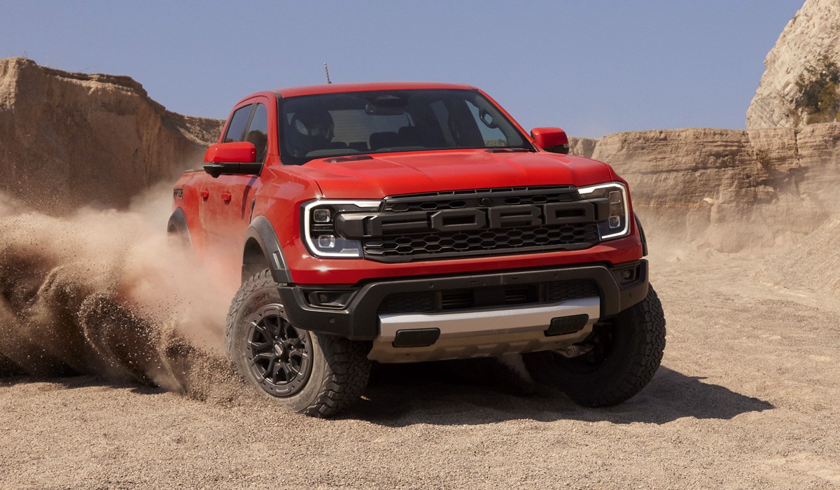 Новый экстремальный пикап Ford Ranger Raptor: теперь и V6