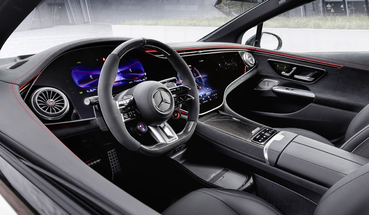 Электромобиль Mercedes-AMG EQE представлен в двух версиях Электромобиль Mercedes-AMG EQE представлен в двух версиях