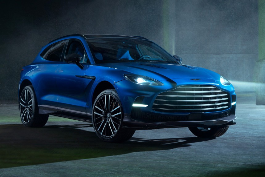 Новый Aston Martin DBX707: самый мощный в классе
