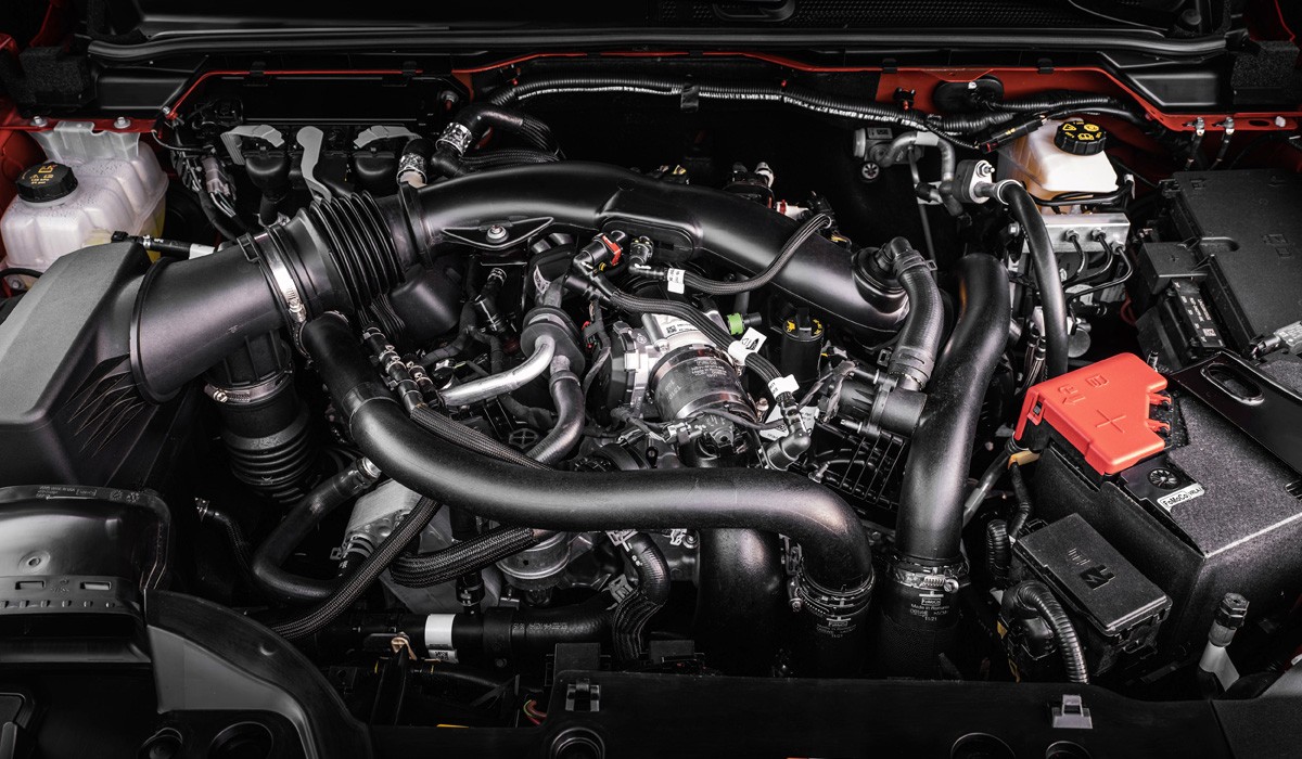 Новый экстремальный пикап Ford Ranger Raptor: теперь и V6