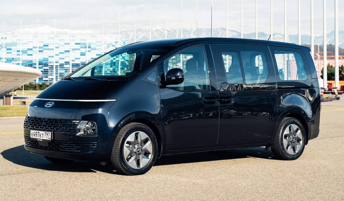 Минивэны и фургоны Hyundai Staria: объявлены цены в России Минивэны и фургоны Hyundai Staria: объявлены цены в России