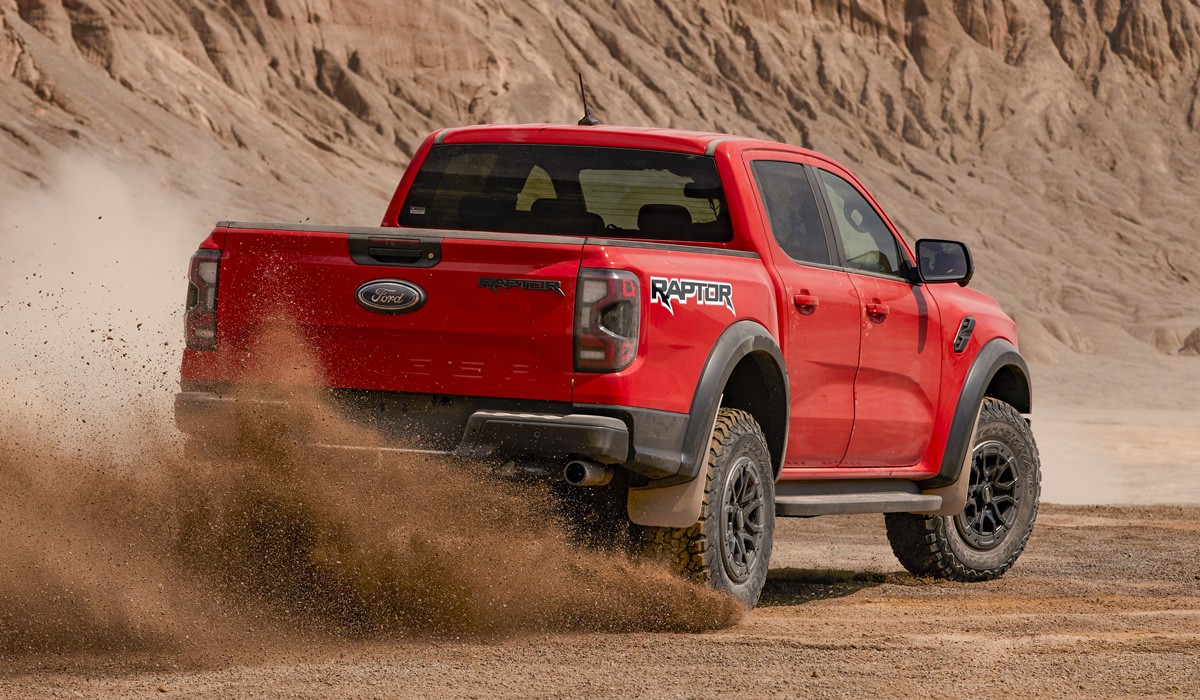 Новый экстремальный пикап Ford Ranger Raptor: теперь и V6