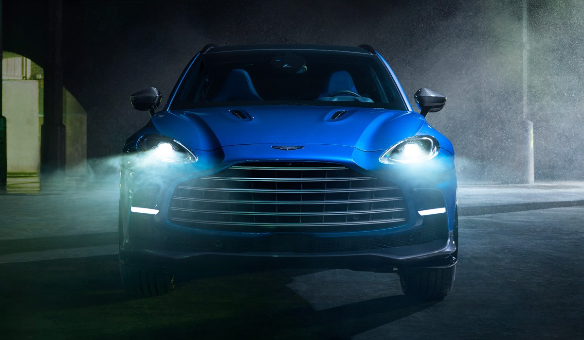 Новый Aston Martin DBX707: самый мощный в классе