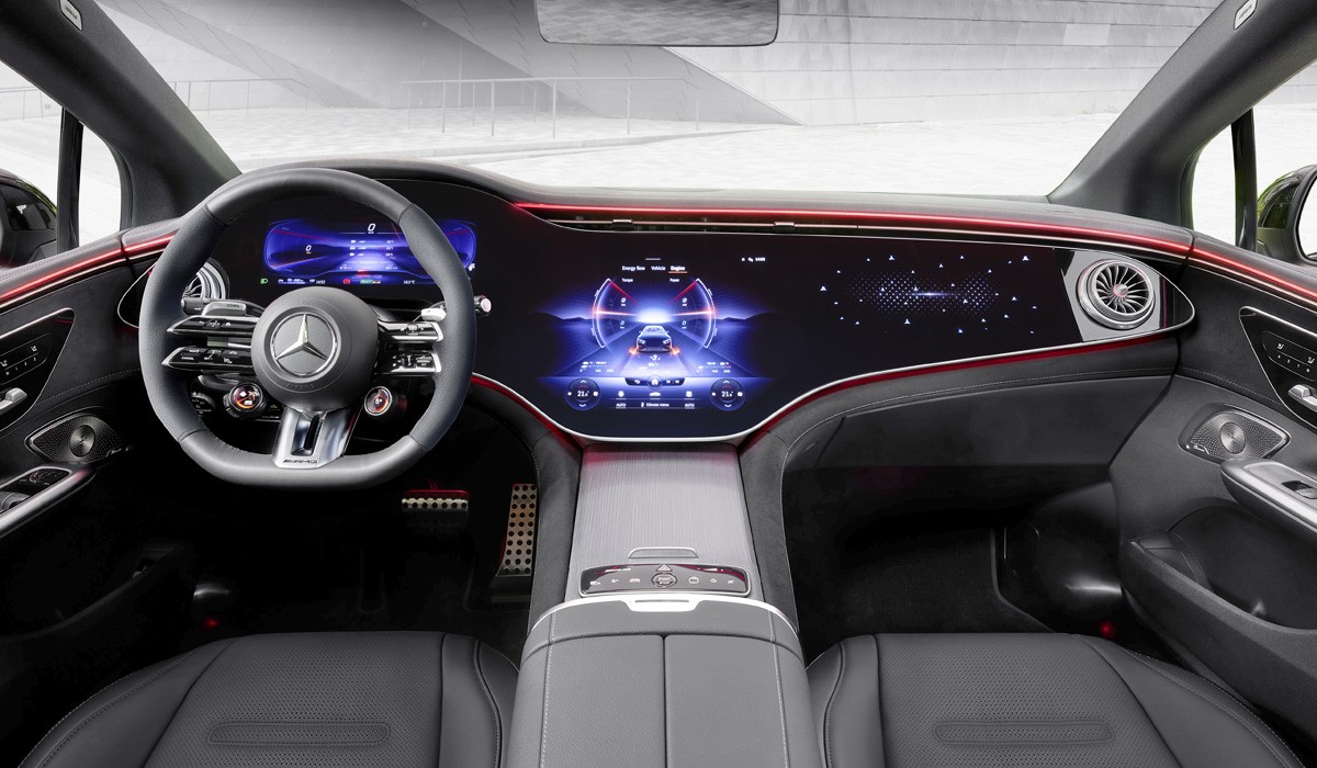 Электромобиль Mercedes-AMG EQE представлен в двух версиях Электромобиль Mercedes-AMG EQE представлен в двух версиях