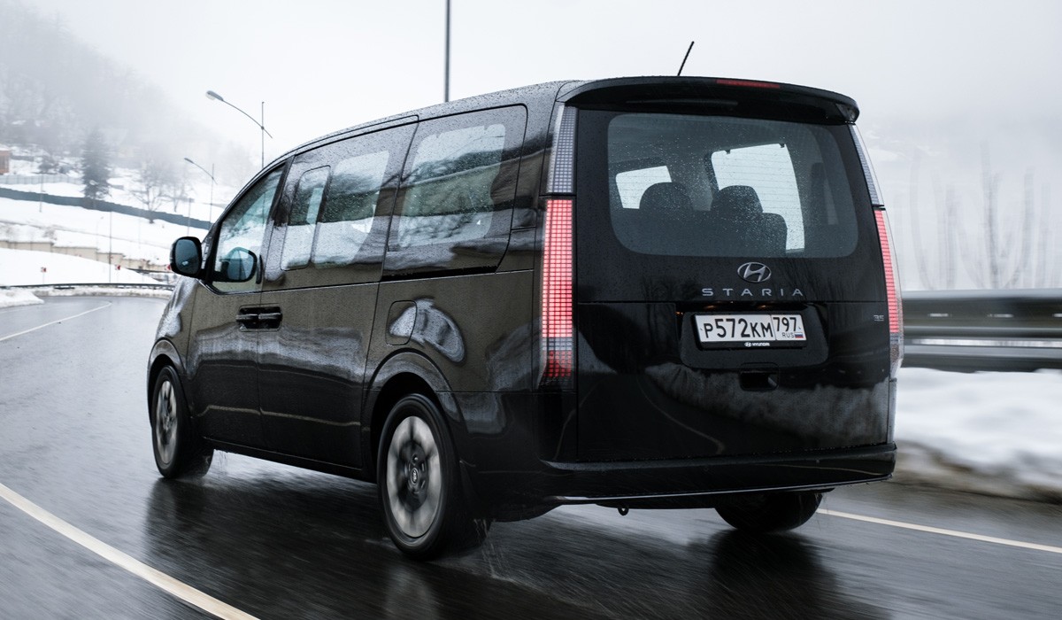 Минивэны и фургоны Hyundai Staria: объявлены цены в России Минивэны и фургоны Hyundai Staria: объявлены цены в России
