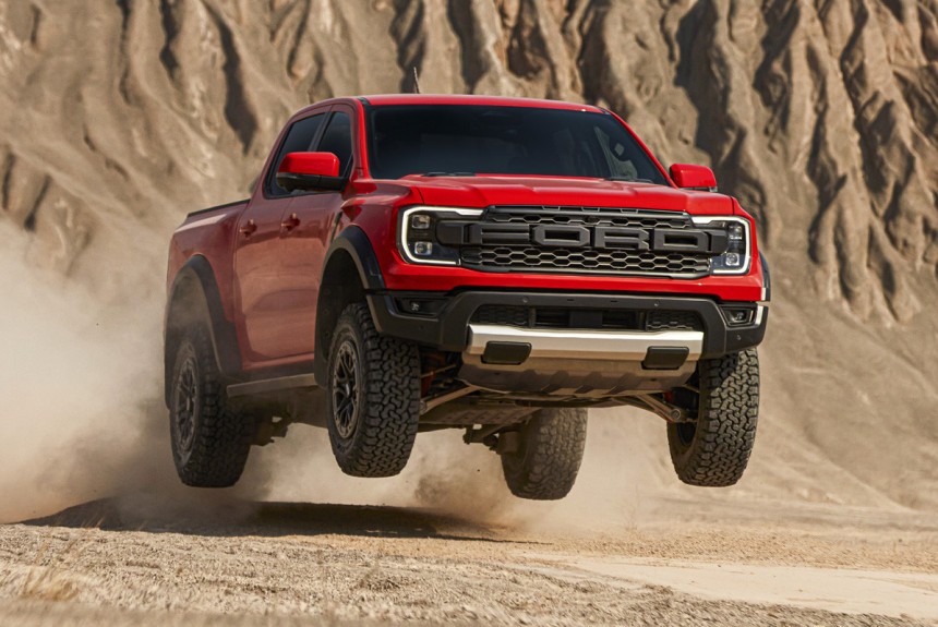 Новый экстремальный пикап Ford Ranger Raptor: теперь и V6