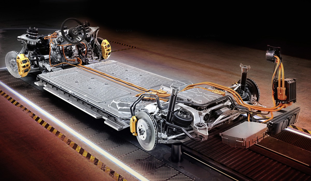 Электромобиль Mercedes-AMG EQE представлен в двух версиях Электромобиль Mercedes-AMG EQE представлен в двух версиях