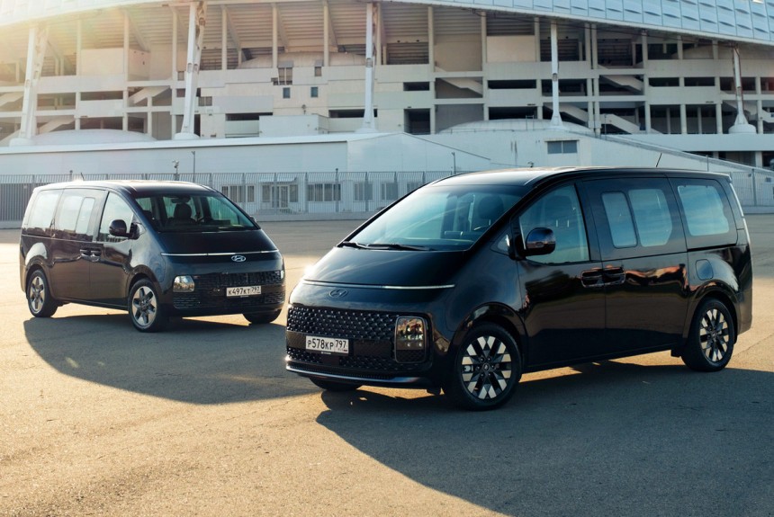 Минивэны и фургоны Hyundai Staria: объявлены цены в России Минивэны и фургоны Hyundai Staria: объявлены цены в России