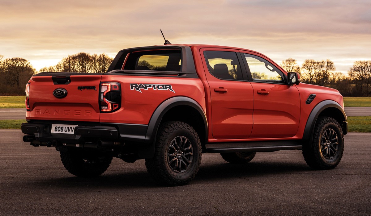Новый экстремальный пикап Ford Ranger Raptor: теперь и V6