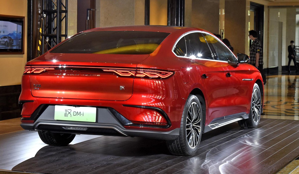 BYD Han DM-i с новой гибридной системой: 1300 км без дозаправки