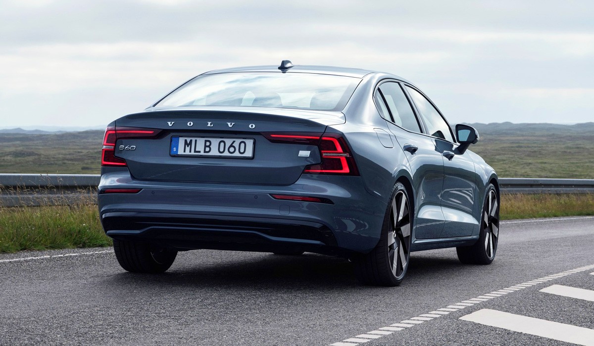 Volvo S60 и V60 обновлены к следующему модельному году