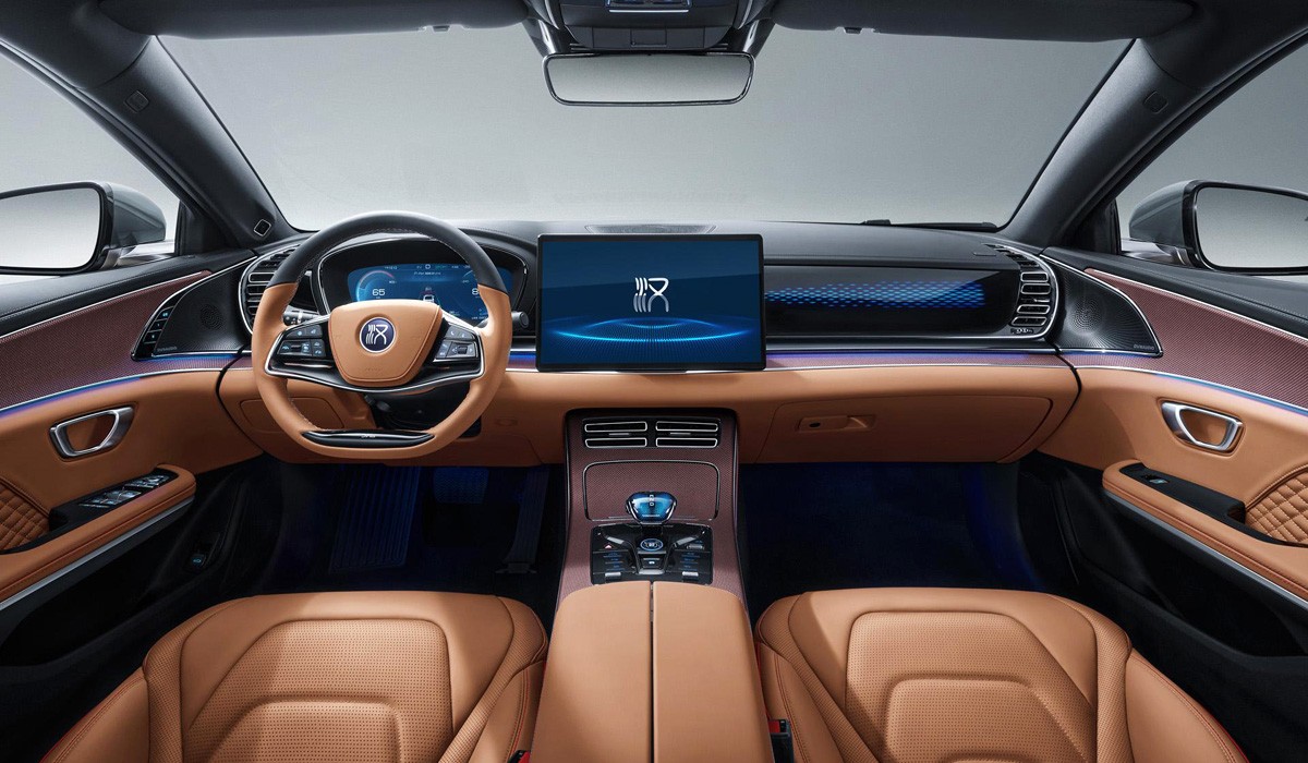 BYD Han DM-i с новой гибридной системой: 1300 км без дозаправки