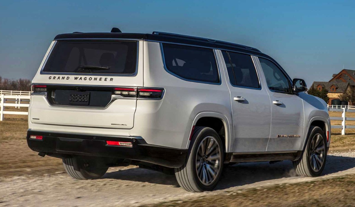 Большой Jeep Wagoneer: теперь длинная база и битурбомотор