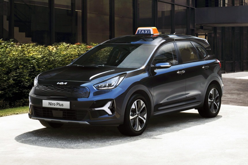Для такси подготовлена модель Kia Niro Plus с высокой крышей