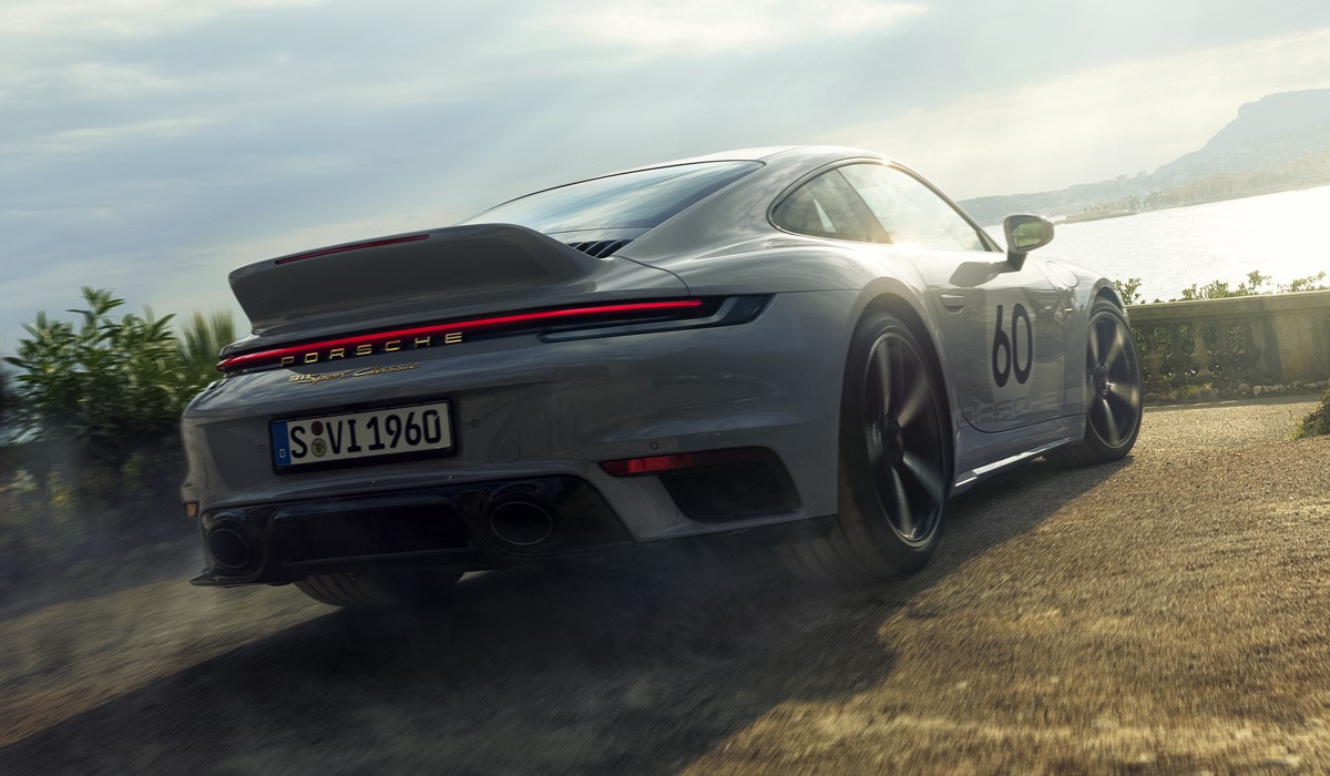 Представлен Porsche 911 Sport Classic: самая мощная версия с &laquo;механикой&raquo;