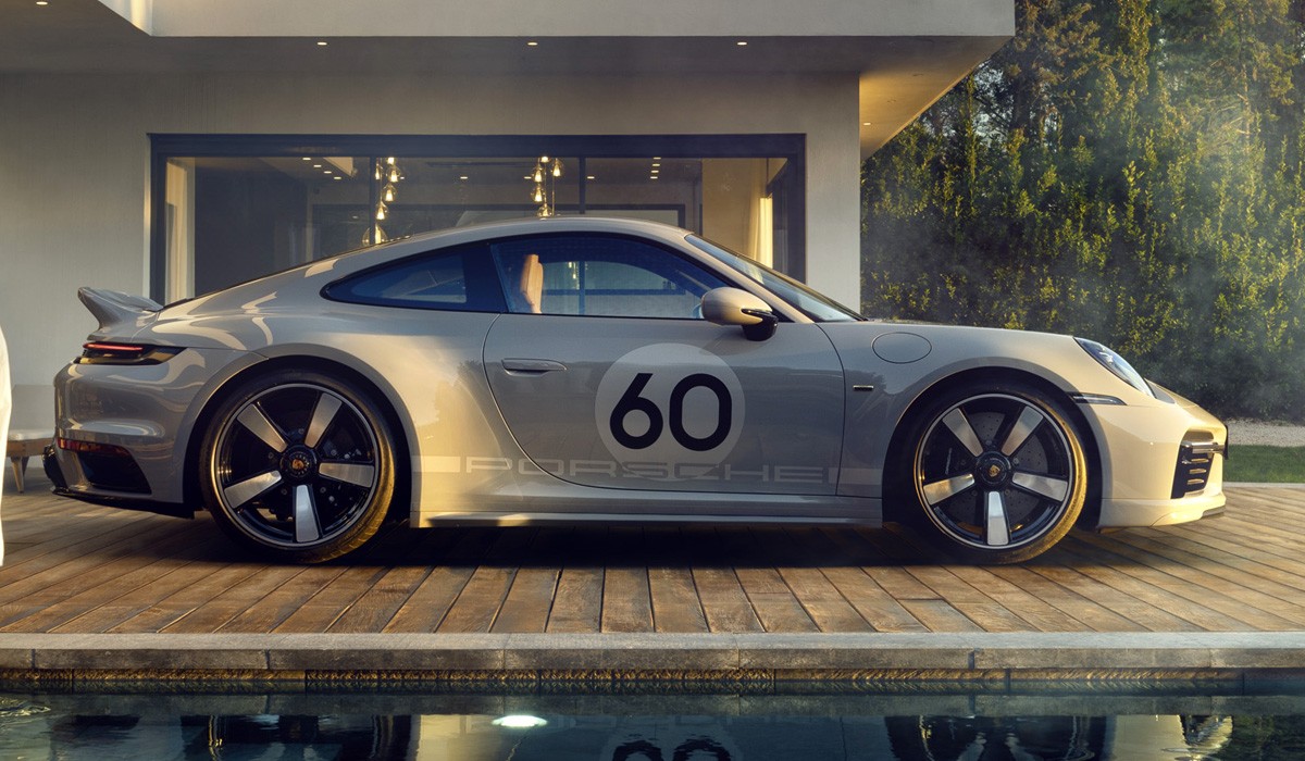 Представлен Porsche 911 Sport Classic: самая мощная версия с &laquo;механикой&raquo;