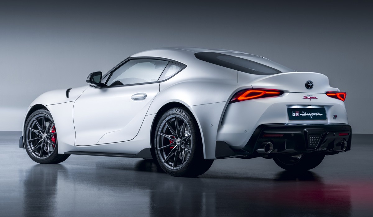 Toyota GR Supra: теперь и с механической коробкой передач