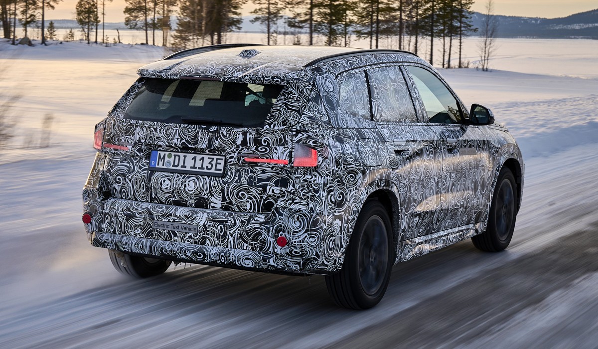 Новый BMW X1 покажут осенью