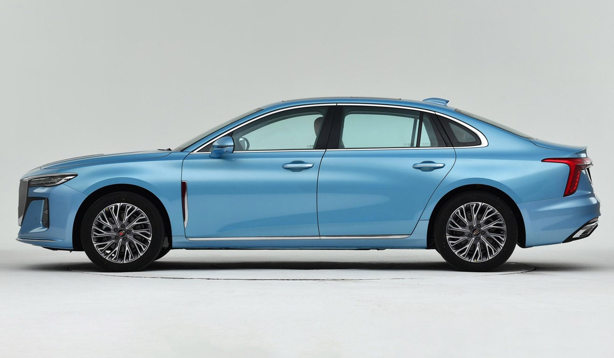 Седан Hongqi H5 второго поколения дебютировал в трех версиях