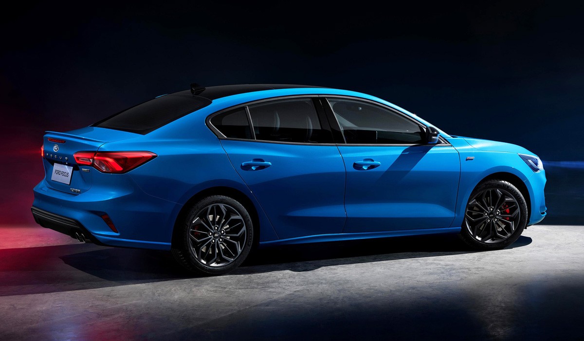 Ford Focus еще раз обновлен: плюс один цилиндр