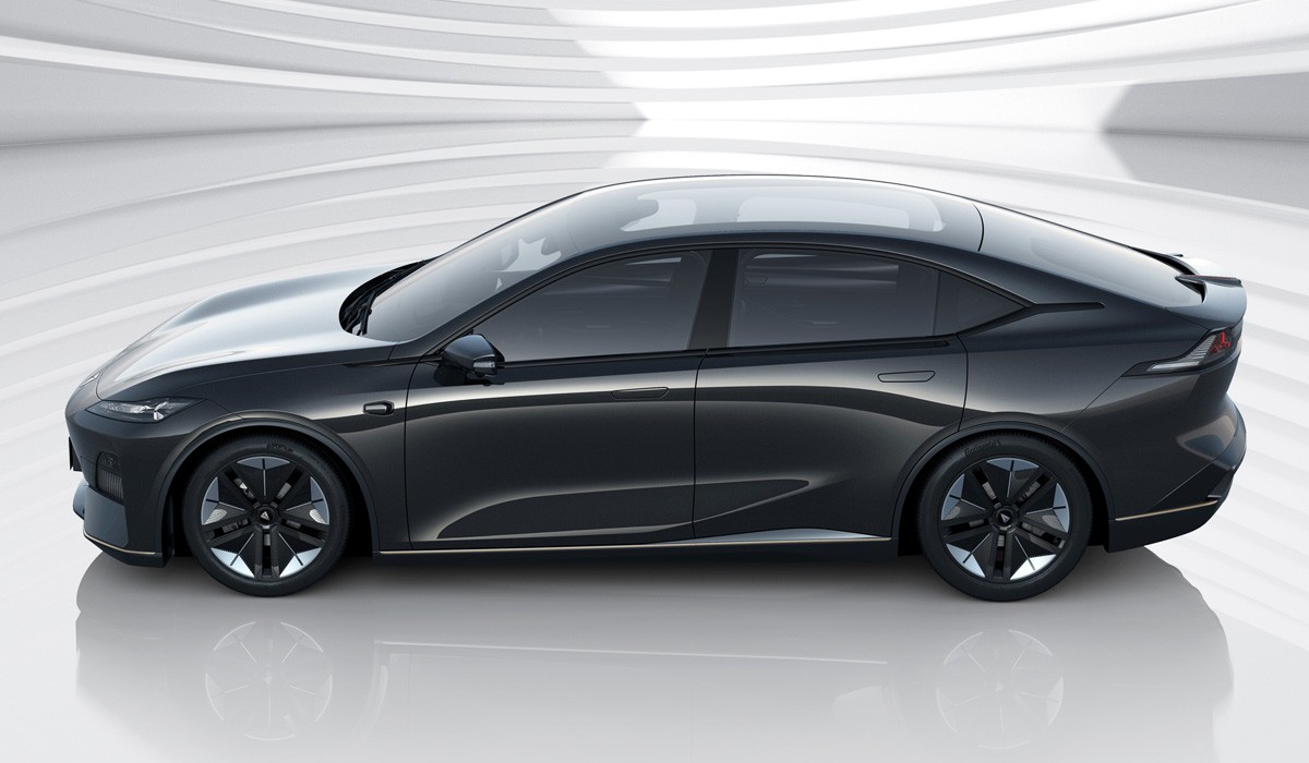 Компания Changan представила серийный лифтбек Shenlan SL03