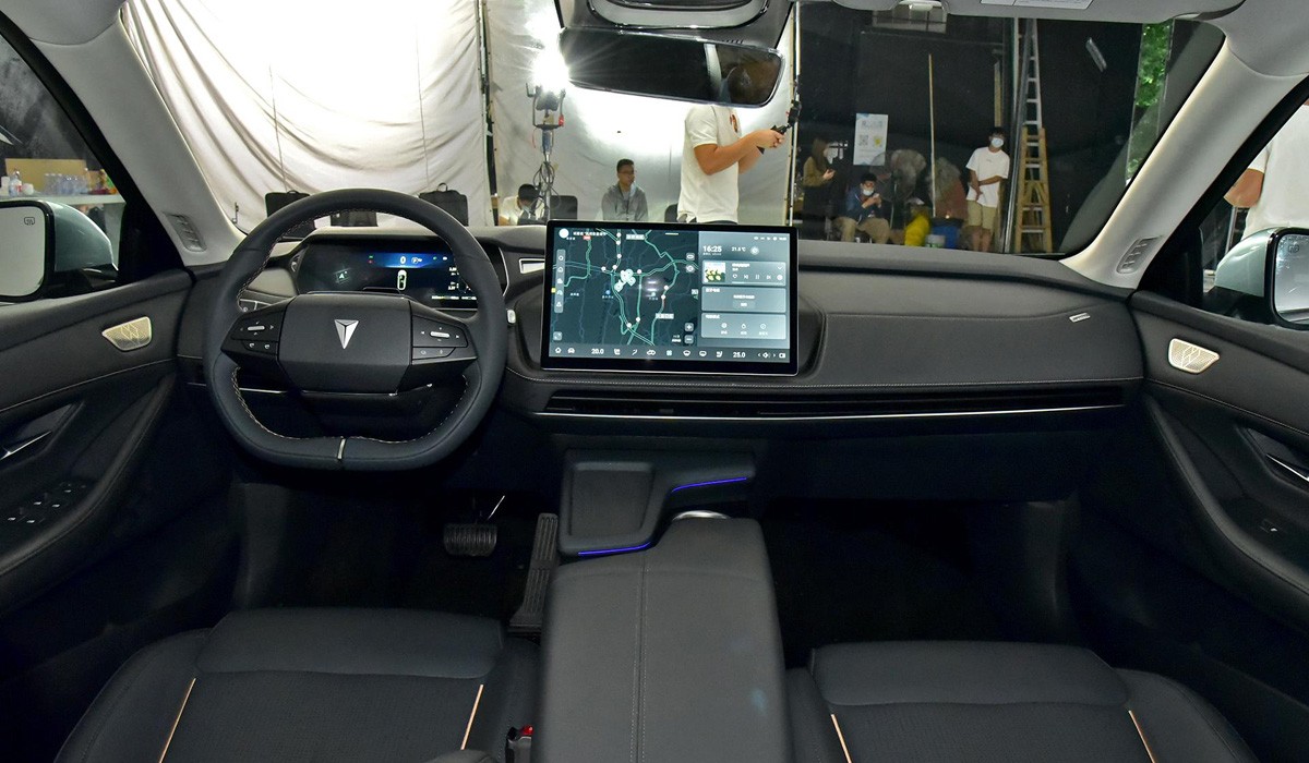 Компания Changan представила серийный лифтбек Shenlan SL03