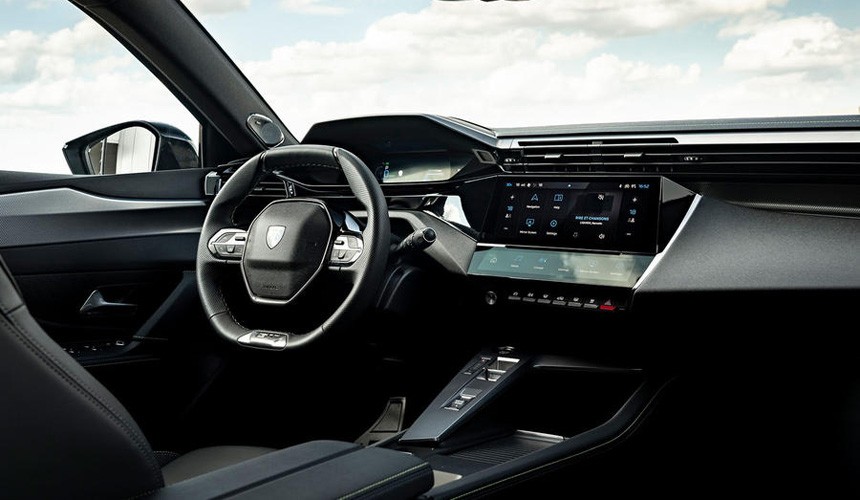 Представлен кросс-лифтбек Peugeot 408