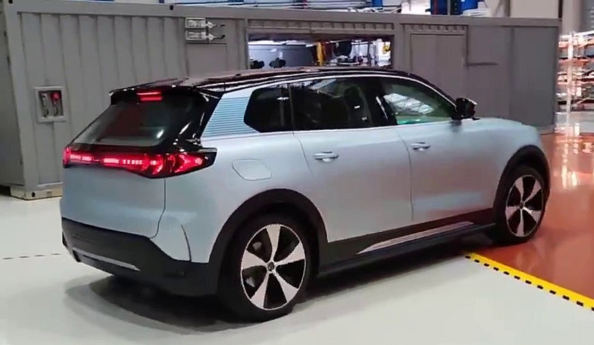 Оборонный концерн Алмаз-Антей показал кроссовер E-Neva