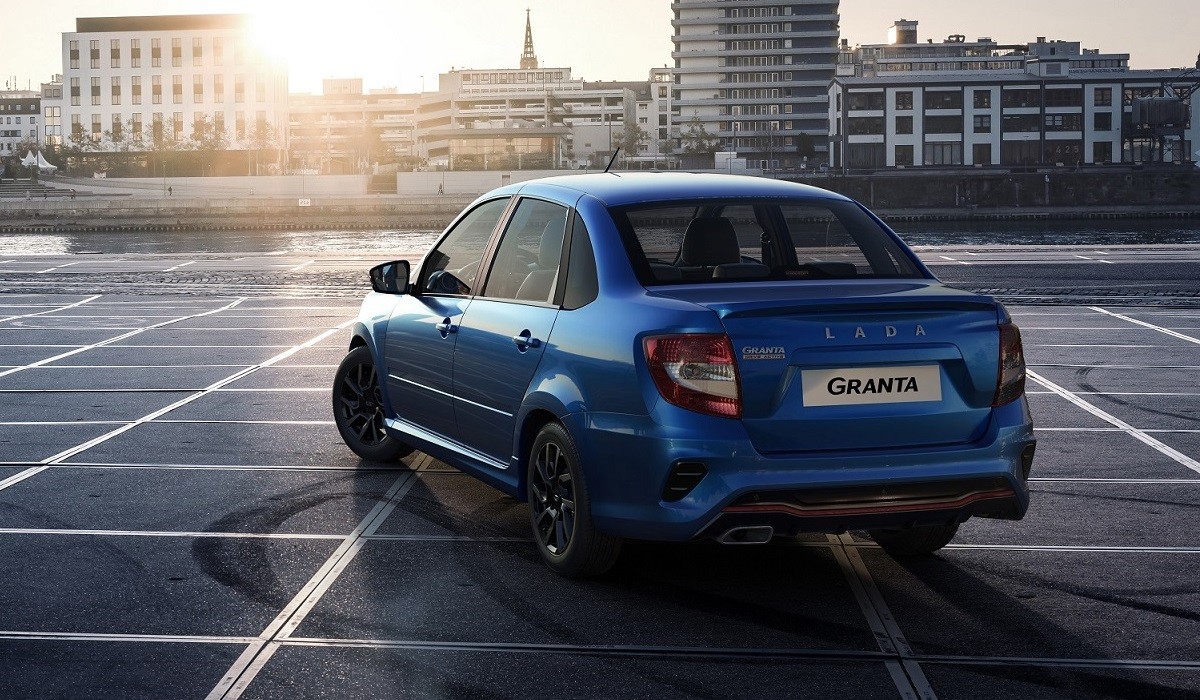 Упрощенная Лада Гранта: теперь и Drive Active