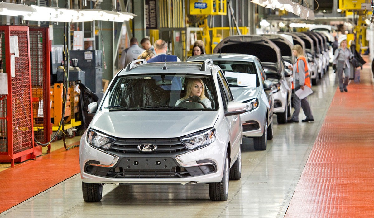 Дайджест дня: аварийность в России, &laquo;семерка&raquo; на конвейере и другие события индустрии